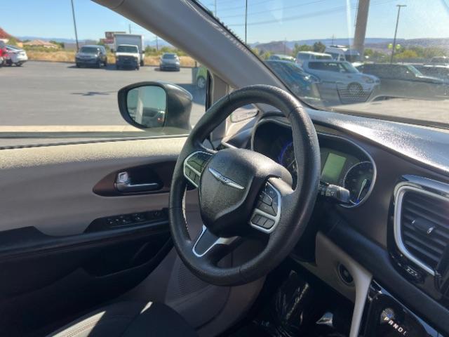 2018 Brilliant Black Crystal Pearlcoat /Black/Alloy Chrysler Pacifica Touring (2C4RC1DGXJR) with an 3.6L V-6 DOHC engine, Automatic transmission, located at 940 North Main Street, Cedar City, UT, 84720, (435) 628-0023, 37.692936, -113.061897 - We specialize in helping ALL people get the best financing available. No matter your credit score, good, bad or none we can get you an amazing rate. Had a bankruptcy, divorce, or repossessions? We give you the green light to get your credit back on the road. Low down and affordable payments that fit - Photo#29