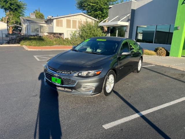2016 Nightfall Gray Metallic /Dark Atmosphere/Loft Brown Chevrolet Malibu 1LT (1G1ZE5ST1GF) with an ECOTEC 1.5L I-4 gasoline direct injection engine, Automatic transmission, located at 1865 East Red Hills Pkwy, St. George, 84770, (435) 628-0023, 37.120850, -113.543640 - Photo#2