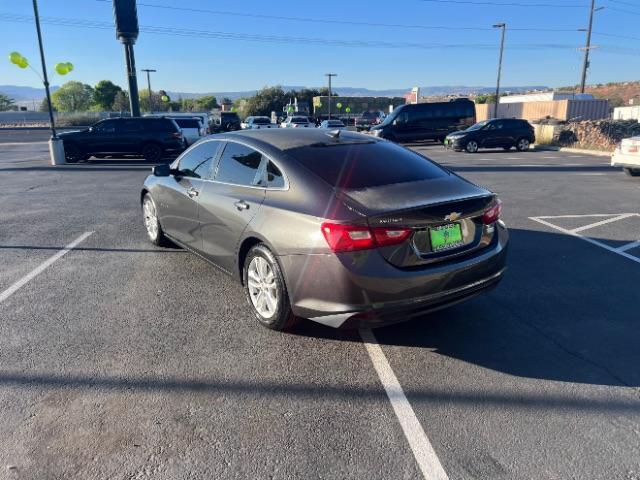 2016 Nightfall Gray Metallic /Dark Atmosphere/Loft Brown Chevrolet Malibu 1LT (1G1ZE5ST1GF) with an ECOTEC 1.5L I-4 gasoline direct injection engine, Automatic transmission, located at 1865 East Red Hills Pkwy, St. George, 84770, (435) 628-0023, 37.120850, -113.543640 - Photo#4
