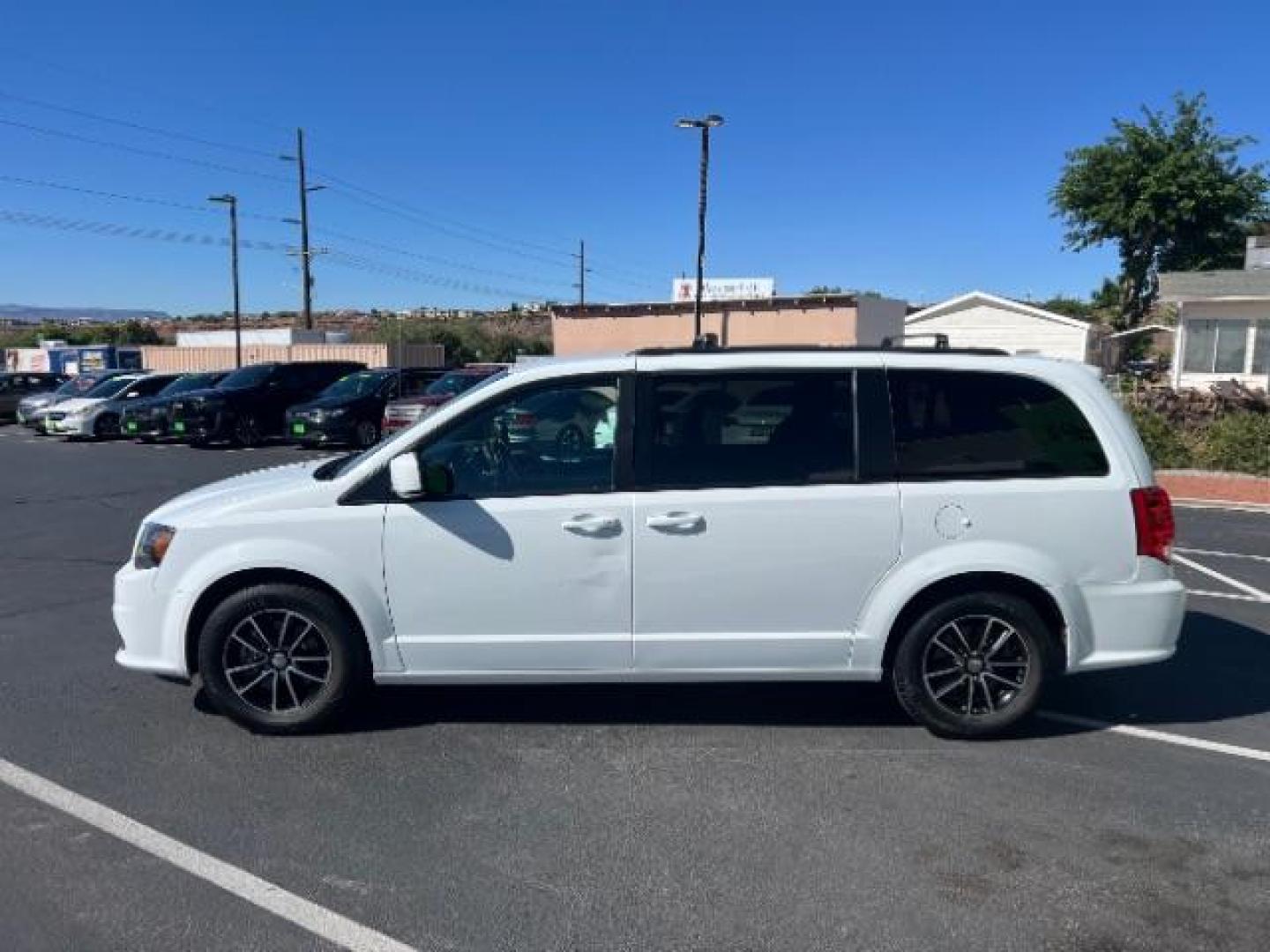 2018 White Knuckle Clearcoat /Black Dodge Grand Caravan GT (2C4RDGEGXJR) with an Pentastar 3.6L V-6 DOHC engine, Automatic transmission, located at 1865 East Red Hills Pkwy, St. George, 84770, (435) 628-0023, 37.120850, -113.543640 - We specialize in helping ALL people get the best financing available. No matter your credit score, good, bad or none we can get you an amazing rate. Had a bankruptcy, divorce, or repossessions? We give you the green light to get your credit back on the road. Low down and affordable payments that fit - Photo#3