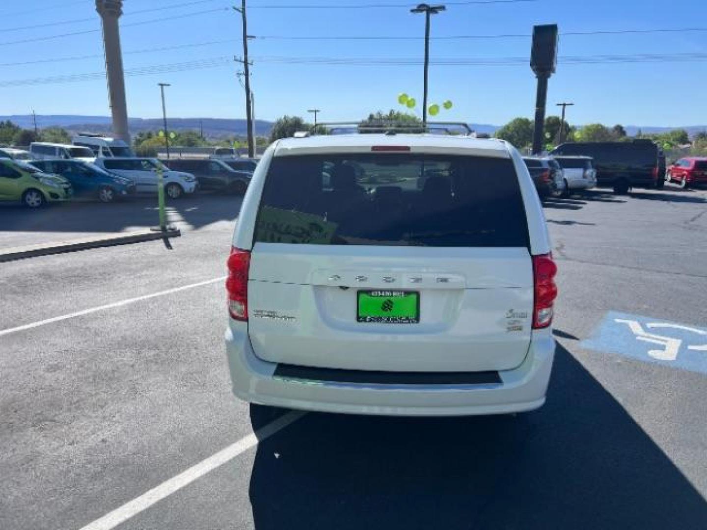 2018 White Knuckle Clearcoat /Black Dodge Grand Caravan GT (2C4RDGEGXJR) with an Pentastar 3.6L V-6 DOHC engine, Automatic transmission, located at 1865 East Red Hills Pkwy, St. George, 84770, (435) 628-0023, 37.120850, -113.543640 - We specialize in helping ALL people get the best financing available. No matter your credit score, good, bad or none we can get you an amazing rate. Had a bankruptcy, divorce, or repossessions? We give you the green light to get your credit back on the road. Low down and affordable payments that fit - Photo#5