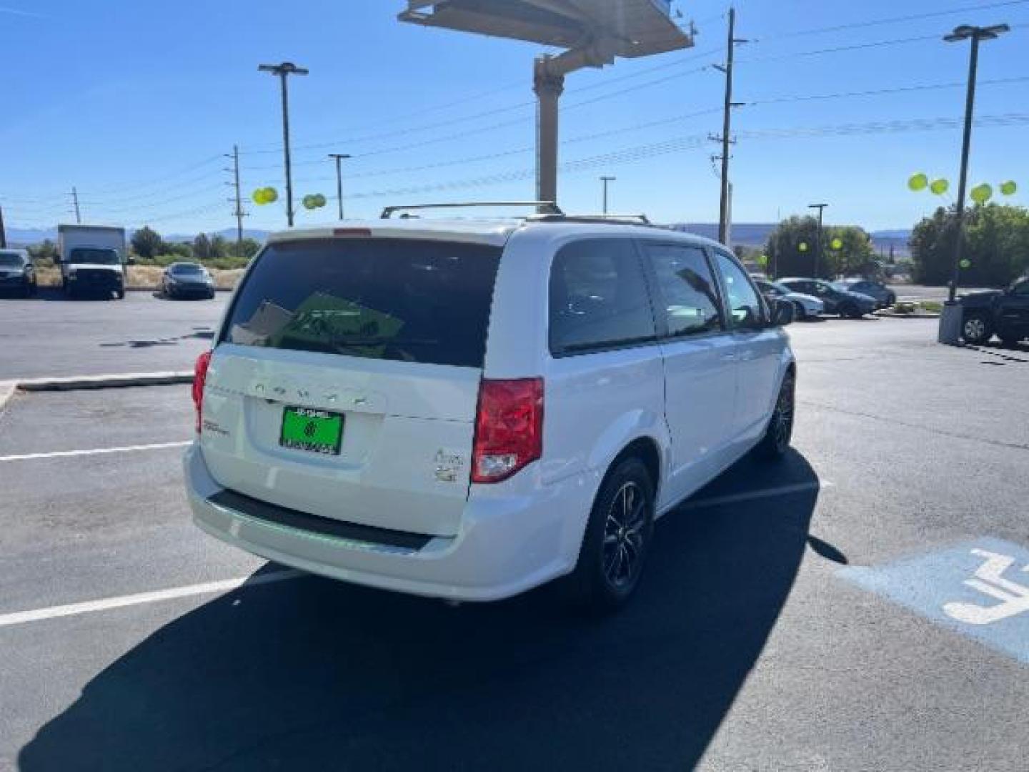 2018 White Knuckle Clearcoat /Black Dodge Grand Caravan GT (2C4RDGEGXJR) with an Pentastar 3.6L V-6 DOHC engine, Automatic transmission, located at 1865 East Red Hills Pkwy, St. George, 84770, (435) 628-0023, 37.120850, -113.543640 - We specialize in helping ALL people get the best financing available. No matter your credit score, good, bad or none we can get you an amazing rate. Had a bankruptcy, divorce, or repossessions? We give you the green light to get your credit back on the road. Low down and affordable payments that fit - Photo#6