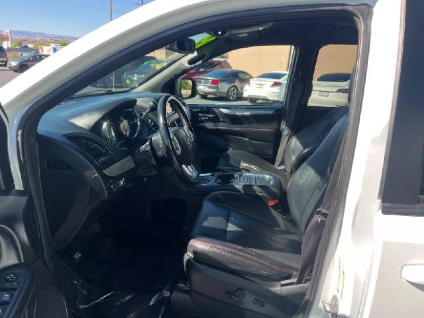 2018 White Knuckle Clearcoat /Black Dodge Grand Caravan GT (2C4RDGEGXJR) with an Pentastar 3.6L V-6 DOHC engine, Automatic transmission, located at 1865 East Red Hills Pkwy, St. George, 84770, (435) 628-0023, 37.120850, -113.543640 - We specialize in helping ALL people get the best financing available. No matter your credit score, good, bad or none we can get you an amazing rate. Had a bankruptcy, divorce, or repossessions? We give you the green light to get your credit back on the road. Low down and affordable payments that fit - Photo#14