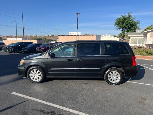 2016 Brilliant Black Crystal Pearlcoat /Black/Light Graystone Chrysler Town and Country Touring (2C4RC1BG8GR) with an Pentastar 3.6L V-6 DOHC engine, Automatic transmission, located at 940 North Main Street, Cedar City, UT, 84720, (435) 628-0023, 37.692936, -113.061897 - We specialize in helping ALL people get the best financing available. No matter your credit score, good, bad or none we can get you an amazing rate. Had a bankruptcy, divorce, or repossessions? We give you the green light to get your credit back on the road. Low down and affordable payments that fit - Photo#3