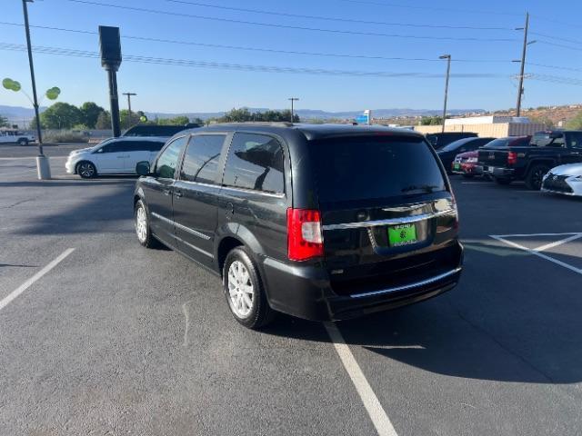 2016 Brilliant Black Crystal Pearlcoat /Black/Light Graystone Chrysler Town and Country Touring (2C4RC1BG8GR) with an Pentastar 3.6L V-6 DOHC engine, Automatic transmission, located at 940 North Main Street, Cedar City, UT, 84720, (435) 628-0023, 37.692936, -113.061897 - We specialize in helping ALL people get the best financing available. No matter your credit score, good, bad or none we can get you an amazing rate. Had a bankruptcy, divorce, or repossessions? We give you the green light to get your credit back on the road. Low down and affordable payments that fit - Photo#4