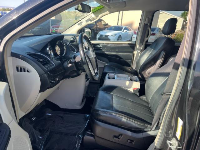 2016 Brilliant Black Crystal Pearlcoat /Black/Light Graystone Chrysler Town and Country Touring (2C4RC1BG8GR) with an Pentastar 3.6L V-6 DOHC engine, Automatic transmission, located at 940 North Main Street, Cedar City, UT, 84720, (435) 628-0023, 37.692936, -113.061897 - We specialize in helping ALL people get the best financing available. No matter your credit score, good, bad or none we can get you an amazing rate. Had a bankruptcy, divorce, or repossessions? We give you the green light to get your credit back on the road. Low down and affordable payments that fit - Photo#14