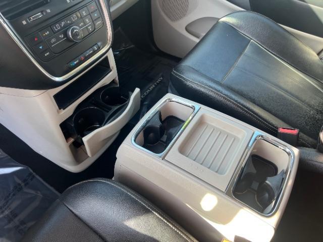 2016 Brilliant Black Crystal Pearlcoat /Black/Light Graystone Chrysler Town and Country Touring (2C4RC1BG8GR) with an Pentastar 3.6L V-6 DOHC engine, Automatic transmission, located at 940 North Main Street, Cedar City, UT, 84720, (435) 628-0023, 37.692936, -113.061897 - We specialize in helping ALL people get the best financing available. No matter your credit score, good, bad or none we can get you an amazing rate. Had a bankruptcy, divorce, or repossessions? We give you the green light to get your credit back on the road. Low down and affordable payments that fit - Photo#18