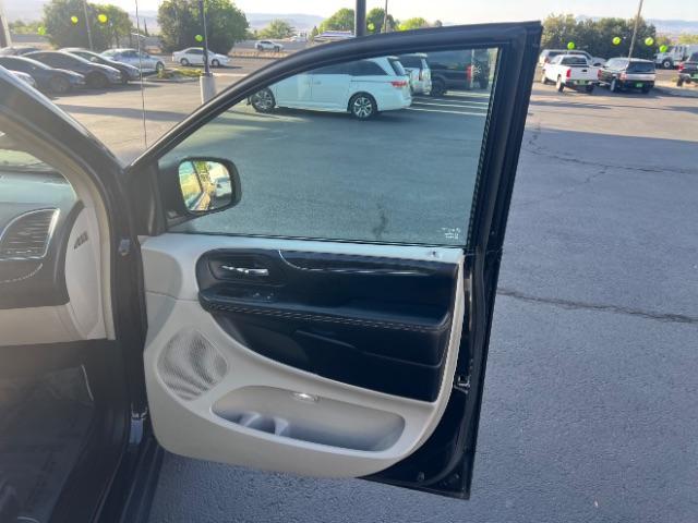 2016 Brilliant Black Crystal Pearlcoat /Black/Light Graystone Chrysler Town and Country Touring (2C4RC1BG8GR) with an Pentastar 3.6L V-6 DOHC engine, Automatic transmission, located at 940 North Main Street, Cedar City, UT, 84720, (435) 628-0023, 37.692936, -113.061897 - We specialize in helping ALL people get the best financing available. No matter your credit score, good, bad or none we can get you an amazing rate. Had a bankruptcy, divorce, or repossessions? We give you the green light to get your credit back on the road. Low down and affordable payments that fit - Photo#27