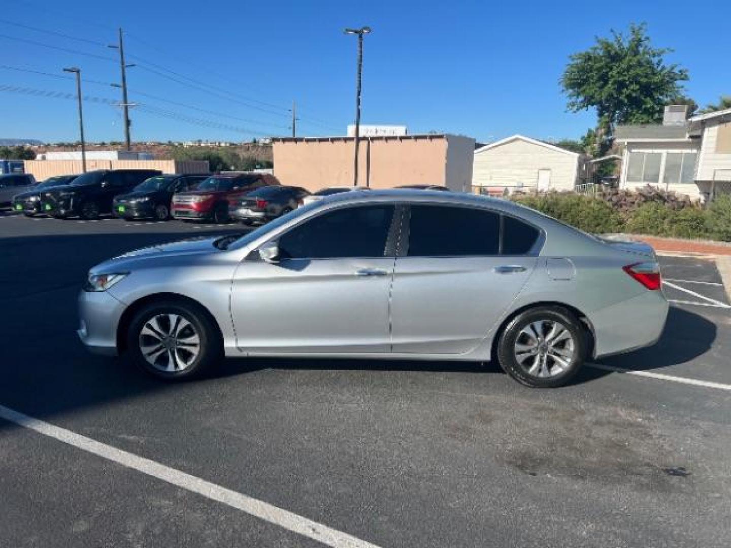 2015 Alabaster Silver Metallic /Gray Honda Accord LX (1HGCR2F3XFA) with an 2.4L I-4 gasoline direct injection engine, AUTOMATIC transmission, located at 940 North Main Street, Cedar City, UT, 84720, (435) 628-0023, 37.692936, -113.061897 - We specialize in helping ALL people get the best financing available. No matter your credit score, good, bad or none we can get you an amazing rate. Had a bankruptcy, divorce, or repossessions? We give you the green light to get your credit back on the road. Low down and affordable payments that fit - Photo#3