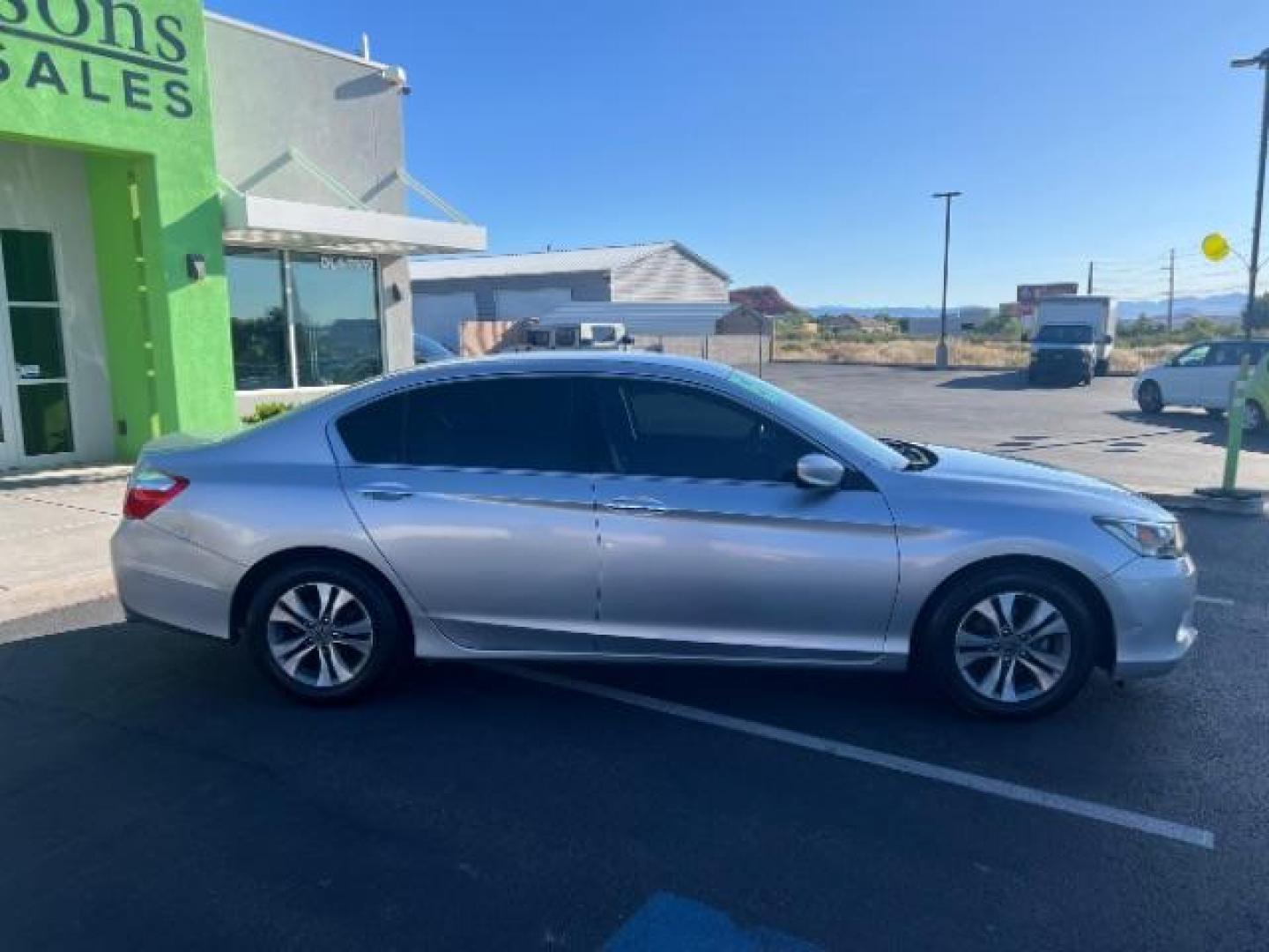 2015 Alabaster Silver Metallic /Gray Honda Accord LX (1HGCR2F3XFA) with an 2.4L I-4 gasoline direct injection engine, AUTOMATIC transmission, located at 940 North Main Street, Cedar City, UT, 84720, (435) 628-0023, 37.692936, -113.061897 - We specialize in helping ALL people get the best financing available. No matter your credit score, good, bad or none we can get you an amazing rate. Had a bankruptcy, divorce, or repossessions? We give you the green light to get your credit back on the road. Low down and affordable payments that fit - Photo#7