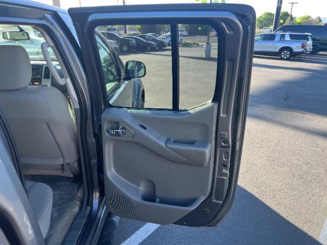 2018 Gun Metallic /Steel Nissan Frontier SV (1N6AD0ER0JN) with an VQ 4L V-6 DOHC engine, Automatic transmission, located at 1865 East Red Hills Pkwy, St. George, 84770, (435) 628-0023, 37.120850, -113.543640 - We specialize in helping ALL people get the best financing available. No matter your credit score, good, bad or none we can get you an amazing rate. Had a bankruptcy, divorce, or repossessions? We give you the green light to get your credit back on the road. Low down and affordable payments that fit - Photo#24