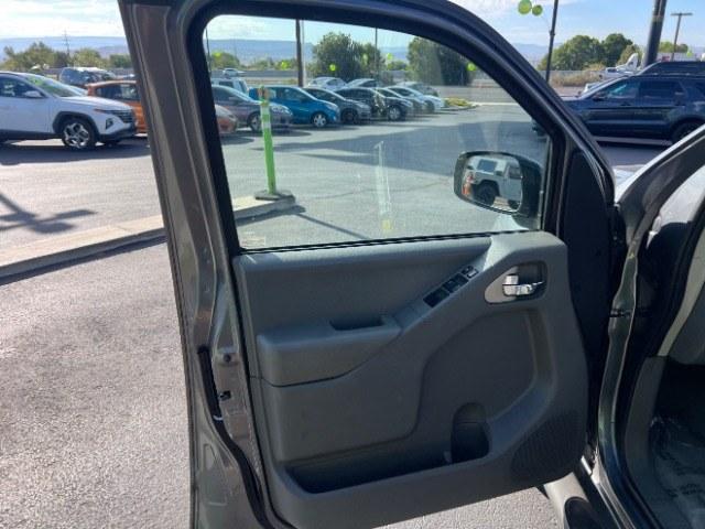 2018 Gun Metallic /Steel Nissan Frontier SV (1N6AD0ER0JN) with an VQ 4L V-6 DOHC engine, Automatic transmission, located at 940 North Main Street, Cedar City, UT, 84720, (435) 628-0023, 37.692936, -113.061897 - We specialize in helping ALL people get the best financing available. No matter your credit score, good, bad or none we can get you an amazing rate. Had a bankruptcy, divorce, or repossessions? We give you the green light to get your credit back on the road. Low down and affordable payments that fit- Photo#12