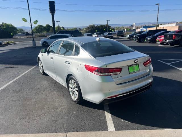 2018 Sparkling Silver /Black Kia Optima LX (5XXGT4L3XJG) with an Theta II 2.4L I-4 gasoline direct injection engine, Automatic transmission, located at 1865 East Red Hills Pkwy, St. George, 84770, (435) 628-0023, 37.120850, -113.543640 - We specialize in helping ALL people get the best financing available. No matter your credit score, good, bad or none we can get you an amazing rate. Had a bankruptcy, divorce, or repossessions? We give you the green light to get your credit back on the road. Low down and affordable payments that fit - Photo#4