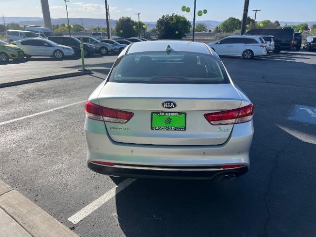 2018 Sparkling Silver /Black Kia Optima LX (5XXGT4L3XJG) with an Theta II 2.4L I-4 gasoline direct injection engine, Automatic transmission, located at 1865 East Red Hills Pkwy, St. George, 84770, (435) 628-0023, 37.120850, -113.543640 - We specialize in helping ALL people get the best financing available. No matter your credit score, good, bad or none we can get you an amazing rate. Had a bankruptcy, divorce, or repossessions? We give you the green light to get your credit back on the road. Low down and affordable payments that fit - Photo#5