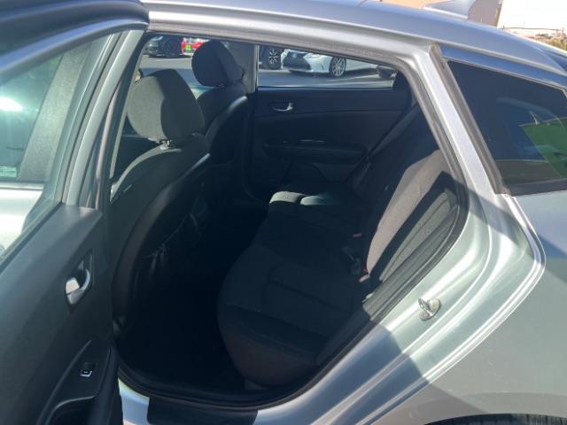 2018 Sparkling Silver /Black Kia Optima LX (5XXGT4L3XJG) with an Theta II 2.4L I-4 gasoline direct injection engine, Automatic transmission, located at 1865 East Red Hills Pkwy, St. George, 84770, (435) 628-0023, 37.120850, -113.543640 - We specialize in helping ALL people get the best financing available. No matter your credit score, good, bad or none we can get you an amazing rate. Had a bankruptcy, divorce, or repossessions? We give you the green light to get your credit back on the road. Low down and affordable payments that fit - Photo#21