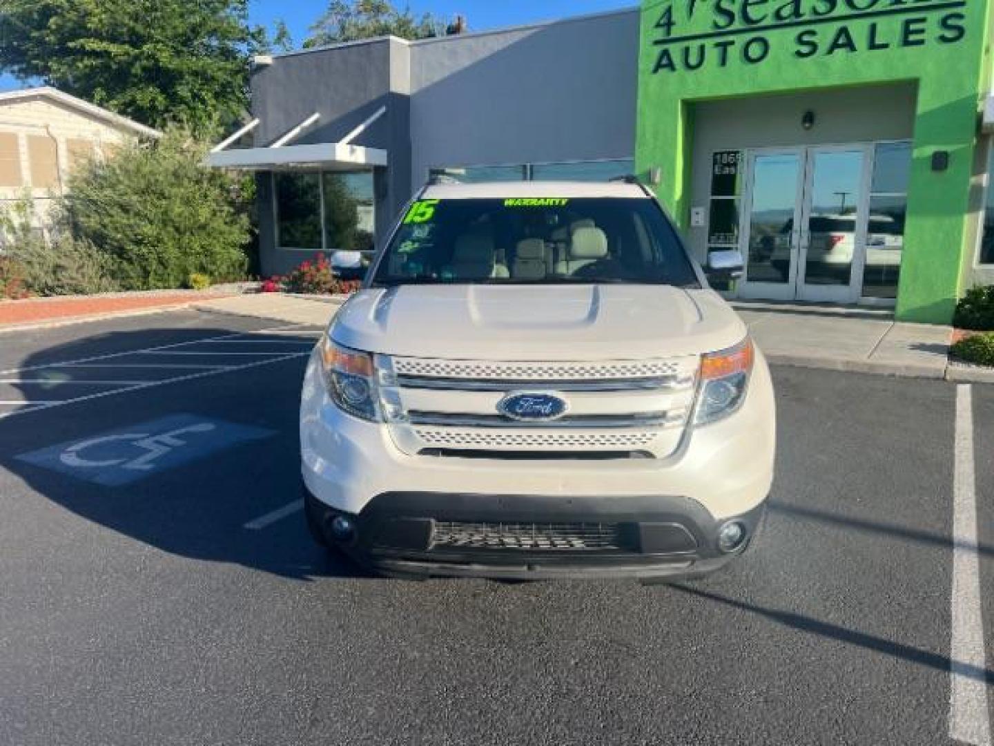 2015 White Platinum Metallic Tri-Coat /Medium Light Stone Ford Explorer Limited (1FM5K8F8XFG) with an 3.5L V-6 DOHC engine, Automatic transmission, located at 1865 East Red Hills Pkwy, St. George, 84770, (435) 628-0023, 37.120850, -113.543640 - We specialize in helping ALL people get the best financing available. No matter your credit score, good, bad or none we can get you an amazing rate. Had a bankruptcy, divorce, or repossessions? We give you the green light to get your credit back on the road. Low down and affordable payments that fit - Photo#1