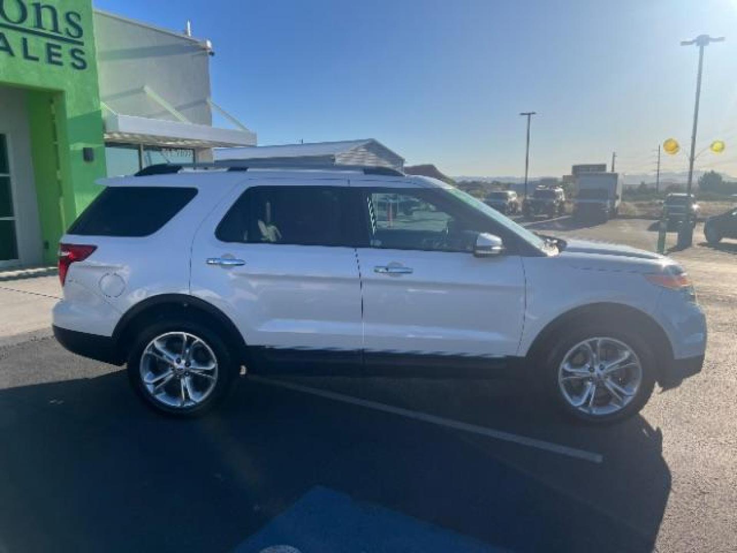 2015 White Platinum Metallic Tri-Coat /Medium Light Stone Ford Explorer Limited (1FM5K8F8XFG) with an 3.5L V-6 DOHC engine, Automatic transmission, located at 1865 East Red Hills Pkwy, St. George, 84770, (435) 628-0023, 37.120850, -113.543640 - We specialize in helping ALL people get the best financing available. No matter your credit score, good, bad or none we can get you an amazing rate. Had a bankruptcy, divorce, or repossessions? We give you the green light to get your credit back on the road. Low down and affordable payments that fit - Photo#7