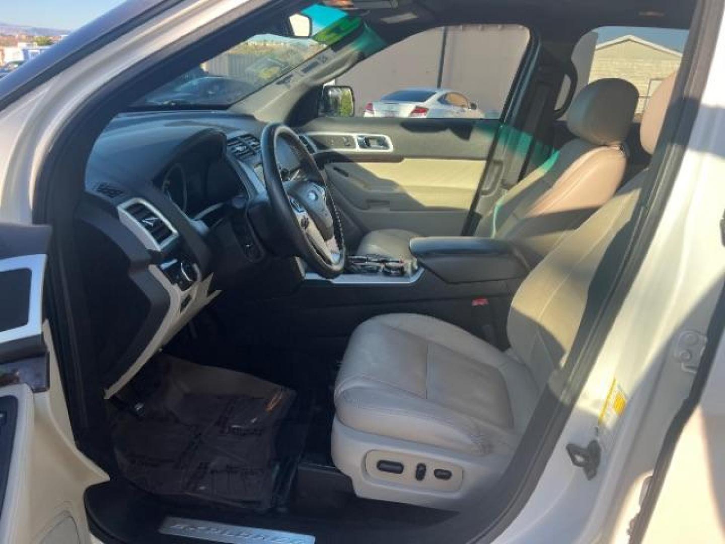 2015 White Platinum Metallic Tri-Coat /Medium Light Stone Ford Explorer Limited (1FM5K8F8XFG) with an 3.5L V-6 DOHC engine, Automatic transmission, located at 1865 East Red Hills Pkwy, St. George, 84770, (435) 628-0023, 37.120850, -113.543640 - We specialize in helping ALL people get the best financing available. No matter your credit score, good, bad or none we can get you an amazing rate. Had a bankruptcy, divorce, or repossessions? We give you the green light to get your credit back on the road. Low down and affordable payments that fit - Photo#14