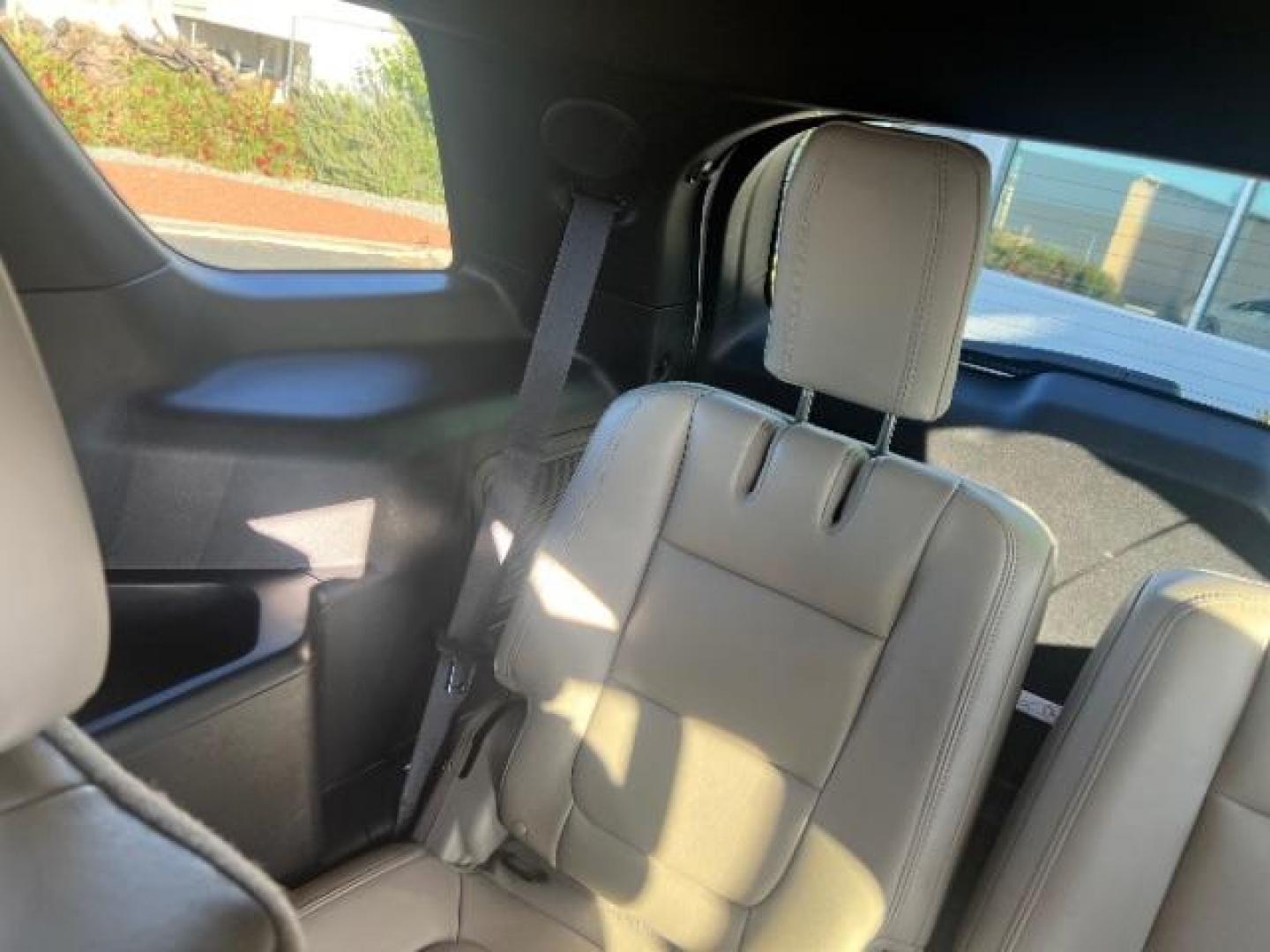 2015 White Platinum Metallic Tri-Coat /Medium Light Stone Ford Explorer Limited (1FM5K8F8XFG) with an 3.5L V-6 DOHC engine, Automatic transmission, located at 1865 East Red Hills Pkwy, St. George, 84770, (435) 628-0023, 37.120850, -113.543640 - We specialize in helping ALL people get the best financing available. No matter your credit score, good, bad or none we can get you an amazing rate. Had a bankruptcy, divorce, or repossessions? We give you the green light to get your credit back on the road. Low down and affordable payments that fit - Photo#24