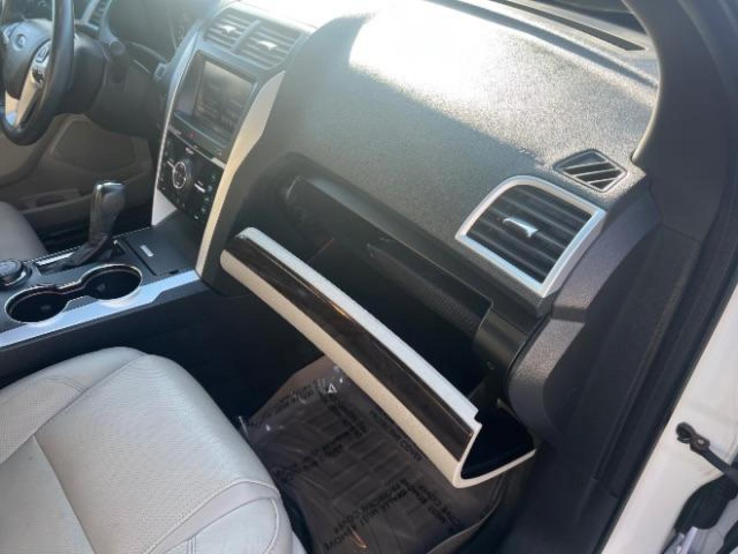 2015 White Platinum Metallic Tri-Coat /Medium Light Stone Ford Explorer Limited (1FM5K8F8XFG) with an 3.5L V-6 DOHC engine, Automatic transmission, located at 1865 East Red Hills Pkwy, St. George, 84770, (435) 628-0023, 37.120850, -113.543640 - We specialize in helping ALL people get the best financing available. No matter your credit score, good, bad or none we can get you an amazing rate. Had a bankruptcy, divorce, or repossessions? We give you the green light to get your credit back on the road. Low down and affordable payments that fit - Photo#32