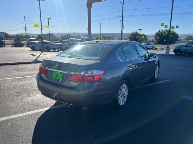 2013 Modern Steel Metallic /Gray Honda Accord EX-L (1HGCR2F87DA) with an 2.4L I-4 gasoline direct injection engine, Automatic transmission, located at 940 North Main Street, Cedar City, UT, 84720, (435) 628-0023, 37.692936, -113.061897 - We specialize in helping ALL people get the best financing available. No matter your credit score, good, bad or none we can get you an amazing rate. Had a bankruptcy, divorce, or repossessions? We give you the green light to get your credit back on the road. Low down and affordable payments that fit - Photo#6
