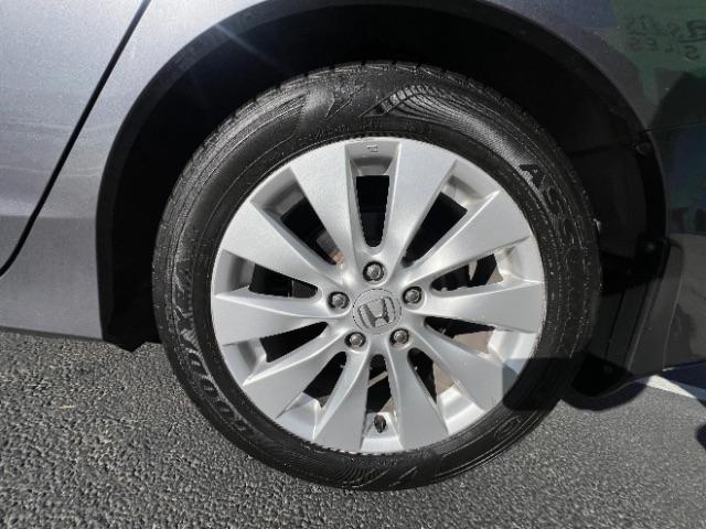 2013 Modern Steel Metallic /Gray Honda Accord EX-L (1HGCR2F87DA) with an 2.4L I-4 gasoline direct injection engine, Automatic transmission, located at 940 North Main Street, Cedar City, UT, 84720, (435) 628-0023, 37.692936, -113.061897 - We specialize in helping ALL people get the best financing available. No matter your credit score, good, bad or none we can get you an amazing rate. Had a bankruptcy, divorce, or repossessions? We give you the green light to get your credit back on the road. Low down and affordable payments that fit - Photo#8