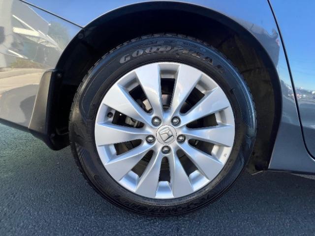 2013 Modern Steel Metallic /Gray Honda Accord EX-L (1HGCR2F87DA) with an 2.4L I-4 gasoline direct injection engine, Automatic transmission, located at 940 North Main Street, Cedar City, UT, 84720, (435) 628-0023, 37.692936, -113.061897 - We specialize in helping ALL people get the best financing available. No matter your credit score, good, bad or none we can get you an amazing rate. Had a bankruptcy, divorce, or repossessions? We give you the green light to get your credit back on the road. Low down and affordable payments that fit - Photo#9