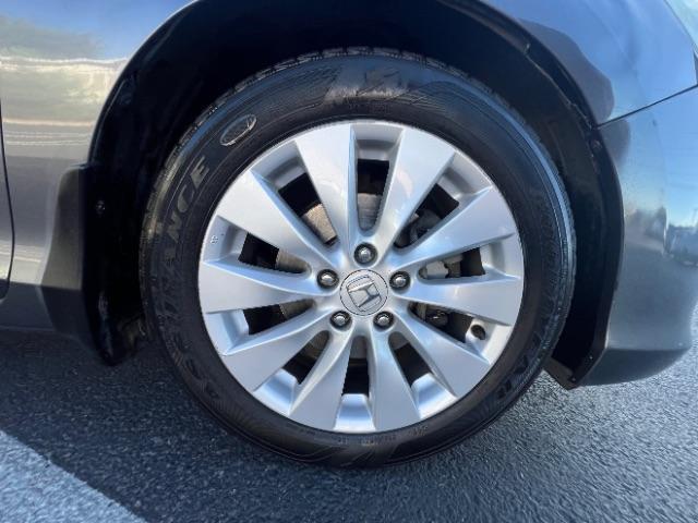 2013 Modern Steel Metallic /Gray Honda Accord EX-L (1HGCR2F87DA) with an 2.4L I-4 gasoline direct injection engine, Automatic transmission, located at 940 North Main Street, Cedar City, UT, 84720, (435) 628-0023, 37.692936, -113.061897 - We specialize in helping ALL people get the best financing available. No matter your credit score, good, bad or none we can get you an amazing rate. Had a bankruptcy, divorce, or repossessions? We give you the green light to get your credit back on the road. Low down and affordable payments that fit - Photo#10