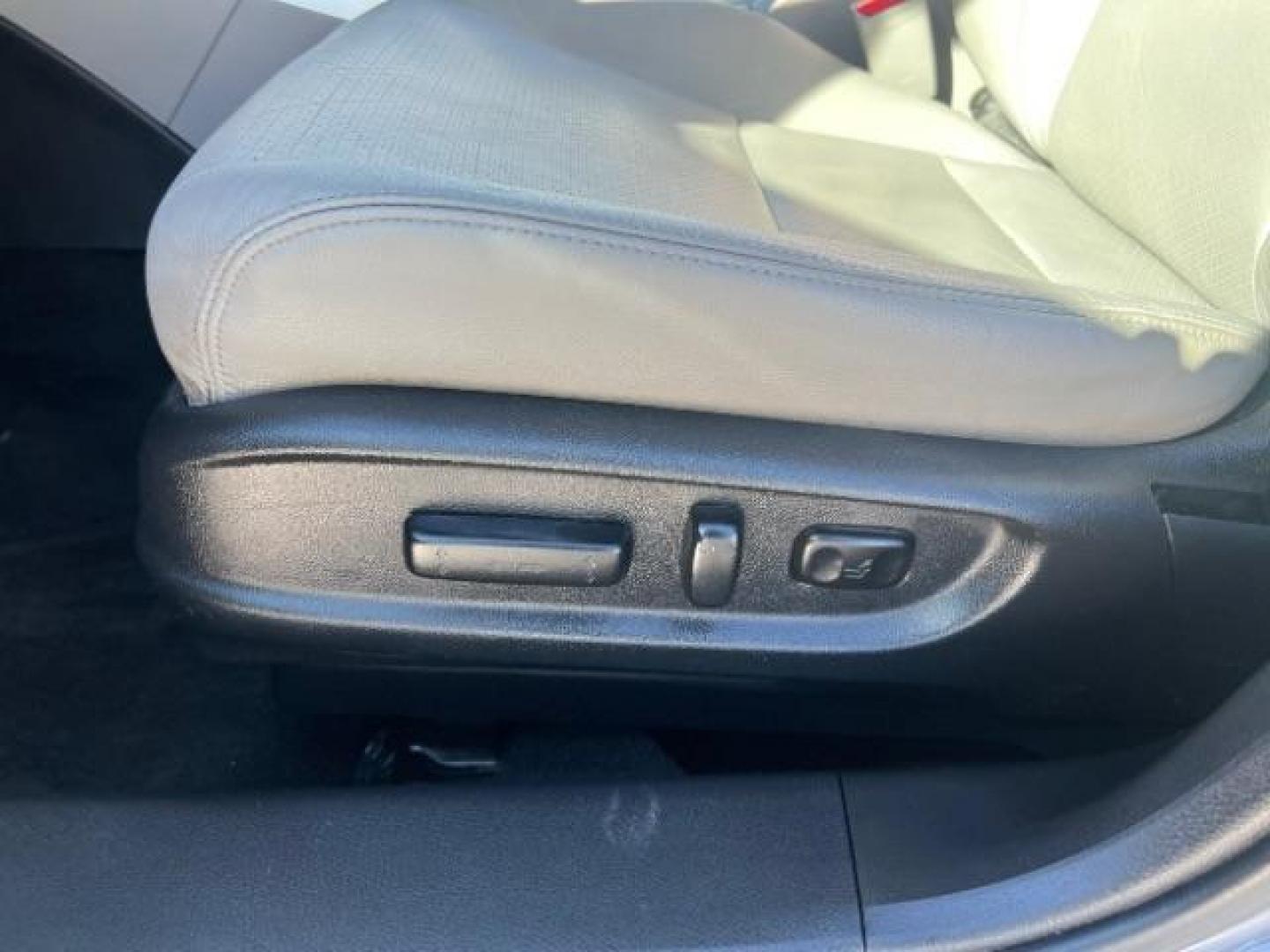 2013 Modern Steel Metallic /Gray Honda Accord EX-L (1HGCR2F87DA) with an 2.4L I-4 gasoline direct injection engine, Automatic transmission, located at 1865 East Red Hills Pkwy, St. George, 84770, (435) 628-0023, 37.120850, -113.543640 - We specialize in helping ALL people get the best financing available. No matter your credit score, good, bad or none we can get you an amazing rate. Had a bankruptcy, divorce, or repossessions? We give you the green light to get your credit back on the road. Low down and affordable payments that fit- Photo#13