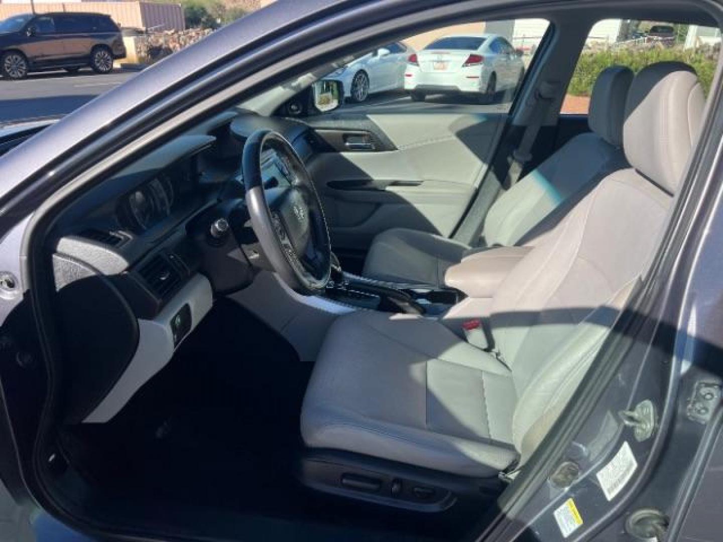 2013 Modern Steel Metallic /Gray Honda Accord EX-L (1HGCR2F87DA) with an 2.4L I-4 gasoline direct injection engine, Automatic transmission, located at 1865 East Red Hills Pkwy, St. George, 84770, (435) 628-0023, 37.120850, -113.543640 - We specialize in helping ALL people get the best financing available. No matter your credit score, good, bad or none we can get you an amazing rate. Had a bankruptcy, divorce, or repossessions? We give you the green light to get your credit back on the road. Low down and affordable payments that fit- Photo#14