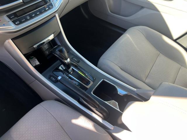 2013 Modern Steel Metallic /Gray Honda Accord EX-L (1HGCR2F87DA) with an 2.4L I-4 gasoline direct injection engine, Automatic transmission, located at 940 North Main Street, Cedar City, UT, 84720, (435) 628-0023, 37.692936, -113.061897 - We specialize in helping ALL people get the best financing available. No matter your credit score, good, bad or none we can get you an amazing rate. Had a bankruptcy, divorce, or repossessions? We give you the green light to get your credit back on the road. Low down and affordable payments that fit - Photo#18