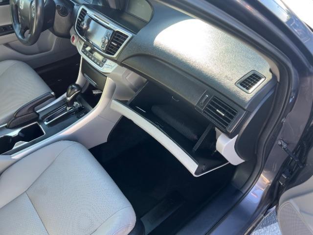 2013 Modern Steel Metallic /Gray Honda Accord EX-L (1HGCR2F87DA) with an 2.4L I-4 gasoline direct injection engine, Automatic transmission, located at 940 North Main Street, Cedar City, UT, 84720, (435) 628-0023, 37.692936, -113.061897 - We specialize in helping ALL people get the best financing available. No matter your credit score, good, bad or none we can get you an amazing rate. Had a bankruptcy, divorce, or repossessions? We give you the green light to get your credit back on the road. Low down and affordable payments that fit - Photo#29