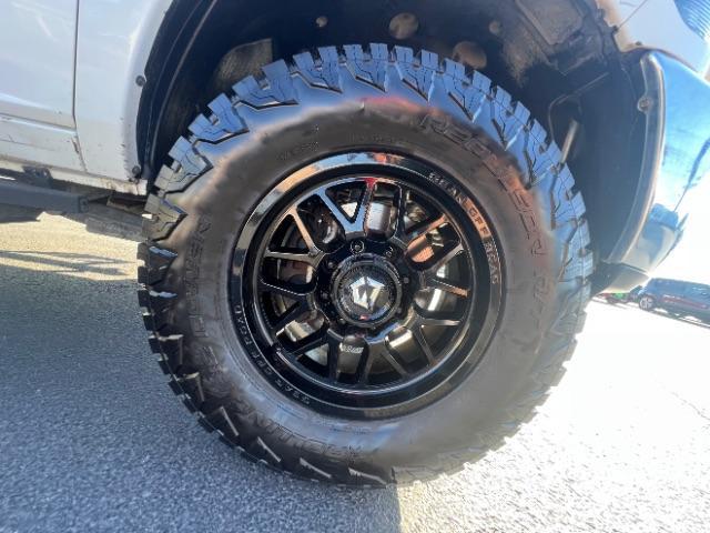 2018 Bright White Clearcoat /Diesel Gray/Black Ram 2500 Tradesman Crew Cab 4x4 6'4 Box (3C6UR5CJ5JG) with an HEMI 5.7L V-8 variable valve control engine, Automatic transmission, located at 940 North Main Street, Cedar City, UT, 84720, (435) 628-0023, 37.692936, -113.061897 - We specialize in helping ALL people get the best financing available. No matter your credit score, good, bad or none we can get you an amazing rate. Had a bankruptcy, divorce, or repossessions? We give you the green light to get your credit back on the road. Low down and affordable payments that fit - Photo#8