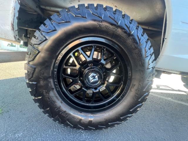 2018 Bright White Clearcoat /Diesel Gray/Black Ram 2500 Tradesman Crew Cab 4x4 6'4 Box (3C6UR5CJ5JG) with an HEMI 5.7L V-8 variable valve control engine, Automatic transmission, located at 940 North Main Street, Cedar City, UT, 84720, (435) 628-0023, 37.692936, -113.061897 - We specialize in helping ALL people get the best financing available. No matter your credit score, good, bad or none we can get you an amazing rate. Had a bankruptcy, divorce, or repossessions? We give you the green light to get your credit back on the road. Low down and affordable payments that fit - Photo#11