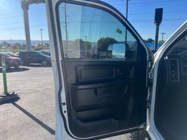 2018 Bright White Clearcoat /Diesel Gray/Black Ram 2500 Tradesman Crew Cab 4x4 6'4 Box (3C6UR5CJ5JG) with an HEMI 5.7L V-8 variable valve control engine, Automatic transmission, located at 940 North Main Street, Cedar City, UT, 84720, (435) 628-0023, 37.692936, -113.061897 - We specialize in helping ALL people get the best financing available. No matter your credit score, good, bad or none we can get you an amazing rate. Had a bankruptcy, divorce, or repossessions? We give you the green light to get your credit back on the road. Low down and affordable payments that fit - Photo#12