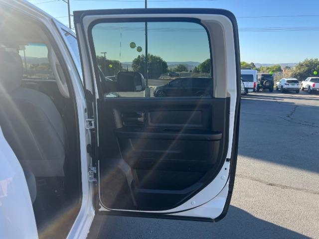 2018 Bright White Clearcoat /Diesel Gray/Black Ram 2500 Tradesman Crew Cab 4x4 6'4 Box (3C6UR5CJ5JG) with an HEMI 5.7L V-8 variable valve control engine, Automatic transmission, located at 940 North Main Street, Cedar City, UT, 84720, (435) 628-0023, 37.692936, -113.061897 - We specialize in helping ALL people get the best financing available. No matter your credit score, good, bad or none we can get you an amazing rate. Had a bankruptcy, divorce, or repossessions? We give you the green light to get your credit back on the road. Low down and affordable payments that fit - Photo#23