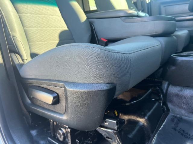 2018 Bright White Clearcoat /Diesel Gray/Black Ram 2500 Tradesman Crew Cab 4x4 6'4 Box (3C6UR5CJ5JG) with an HEMI 5.7L V-8 variable valve control engine, Automatic transmission, located at 940 North Main Street, Cedar City, UT, 84720, (435) 628-0023, 37.692936, -113.061897 - We specialize in helping ALL people get the best financing available. No matter your credit score, good, bad or none we can get you an amazing rate. Had a bankruptcy, divorce, or repossessions? We give you the green light to get your credit back on the road. Low down and affordable payments that fit - Photo#26