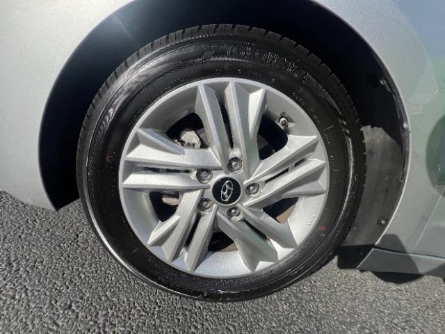 2020 Fluid Metal /Gray Hyundai Elantra Value Edition (5NPD84LF7LH) with an Nu 2L I-4 DOHC engine, Automatic transmission, located at 940 North Main Street, Cedar City, UT, 84720, (435) 628-0023, 37.692936, -113.061897 - We specialize in helping ALL people get the best financing available. No matter your credit score, good, bad or none we can get you an amazing rate. Had a bankruptcy, divorce, or repossessions? We give you the green light to get your credit back on the road. Low down and affordable payments that fit - Photo#9