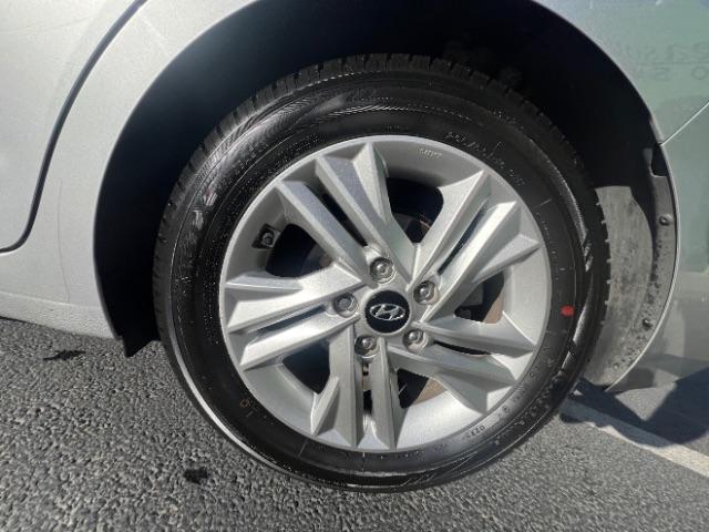 2020 Fluid Metal /Gray Hyundai Elantra Value Edition (5NPD84LF7LH) with an Nu 2L I-4 DOHC engine, Automatic transmission, located at 940 North Main Street, Cedar City, UT, 84720, (435) 628-0023, 37.692936, -113.061897 - We specialize in helping ALL people get the best financing available. No matter your credit score, good, bad or none we can get you an amazing rate. Had a bankruptcy, divorce, or repossessions? We give you the green light to get your credit back on the road. Low down and affordable payments that fit - Photo#10