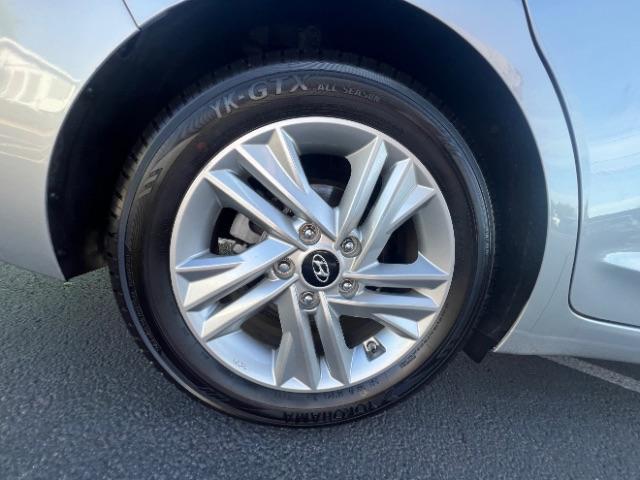 2020 Fluid Metal /Gray Hyundai Elantra Value Edition (5NPD84LF7LH) with an Nu 2L I-4 DOHC engine, Automatic transmission, located at 940 North Main Street, Cedar City, UT, 84720, (435) 628-0023, 37.692936, -113.061897 - We specialize in helping ALL people get the best financing available. No matter your credit score, good, bad or none we can get you an amazing rate. Had a bankruptcy, divorce, or repossessions? We give you the green light to get your credit back on the road. Low down and affordable payments that fit - Photo#11