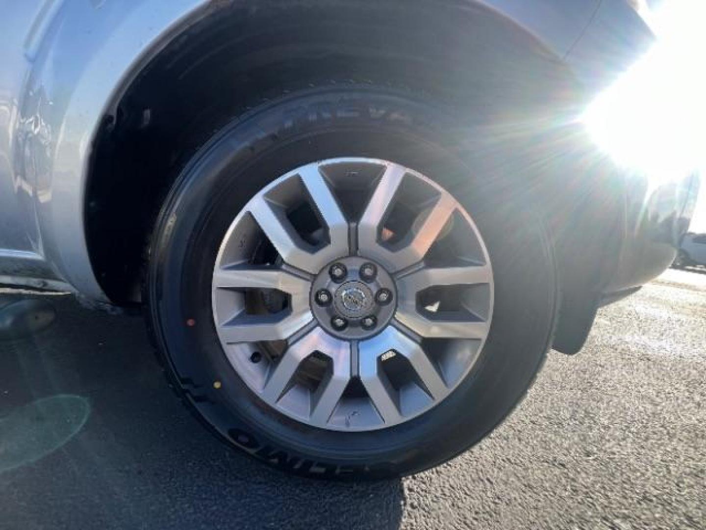 2010 Radiant Silver /Graphite Nissan Frontier LE (1N6AD0ER9AC) with an VQ 4L V-6 DOHC engine, Automatic transmission, located at 940 North Main Street, Cedar City, UT, 84720, (435) 628-0023, 37.692936, -113.061897 - Photo#8