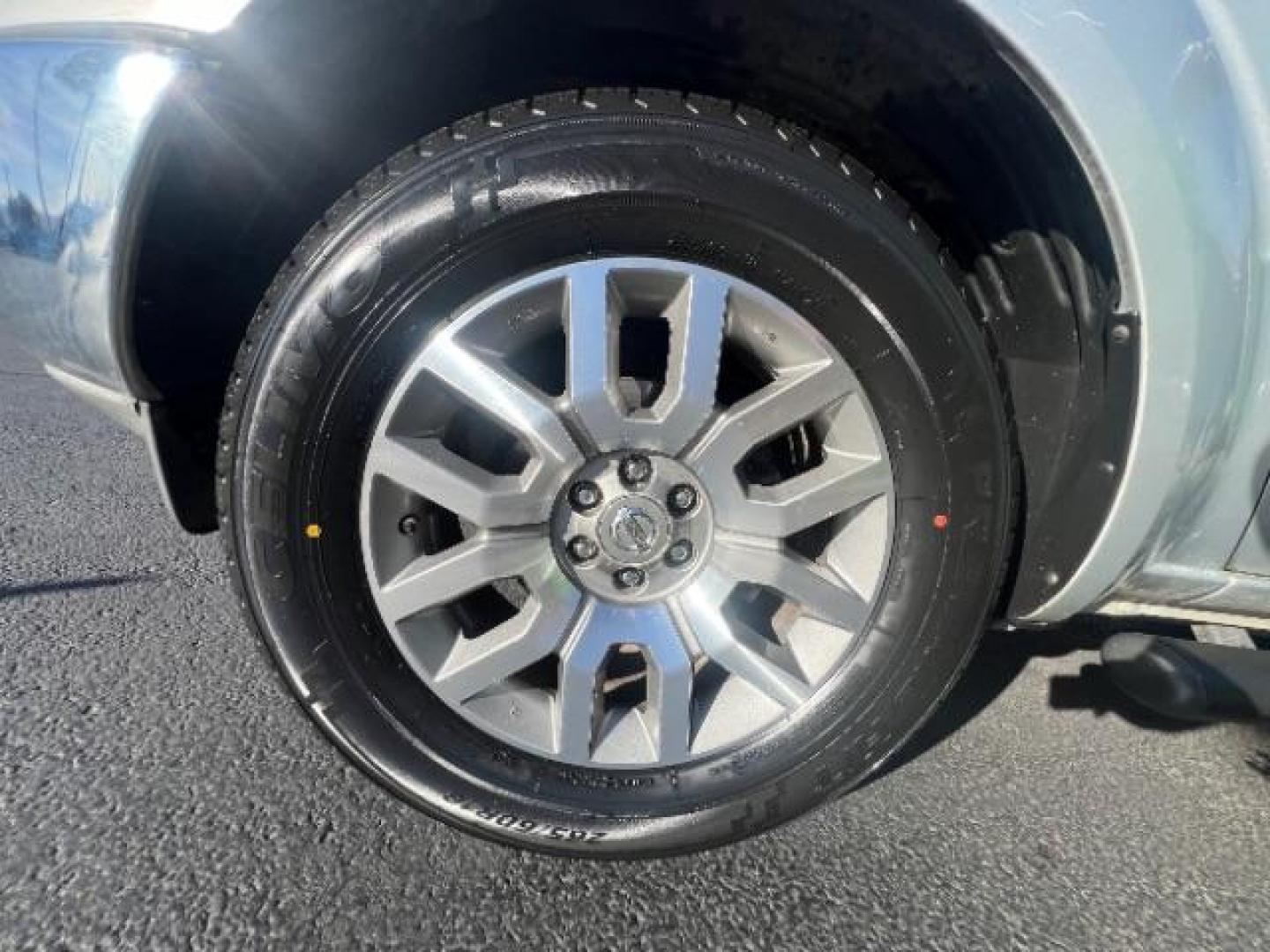 2010 Radiant Silver /Graphite Nissan Frontier LE (1N6AD0ER9AC) with an VQ 4L V-6 DOHC engine, Automatic transmission, located at 940 North Main Street, Cedar City, UT, 84720, (435) 628-0023, 37.692936, -113.061897 - Photo#9