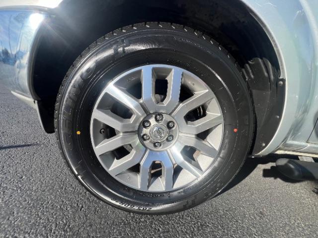 2010 Radiant Silver /Graphite Nissan Frontier LE (1N6AD0ER9AC) with an VQ 4L V-6 DOHC engine, Automatic transmission, located at 940 North Main Street, Cedar City, UT, 84720, (435) 628-0023, 37.692936, -113.061897 - We specialize in helping ALL people get the best financing available. No matter your credit score, good, bad or none we can get you an amazing rate. Had a bankruptcy, divorce, or repossessions? We give you the green light to get your credit back on the road. Low down and affordable payments that fit - Photo#9