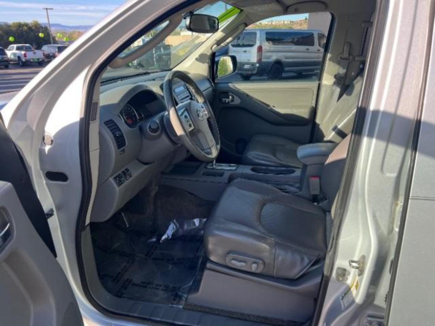2010 Radiant Silver /Graphite Nissan Frontier LE (1N6AD0ER9AC) with an VQ 4L V-6 DOHC engine, Automatic transmission, located at 940 North Main Street, Cedar City, UT, 84720, (435) 628-0023, 37.692936, -113.061897 - Photo#14
