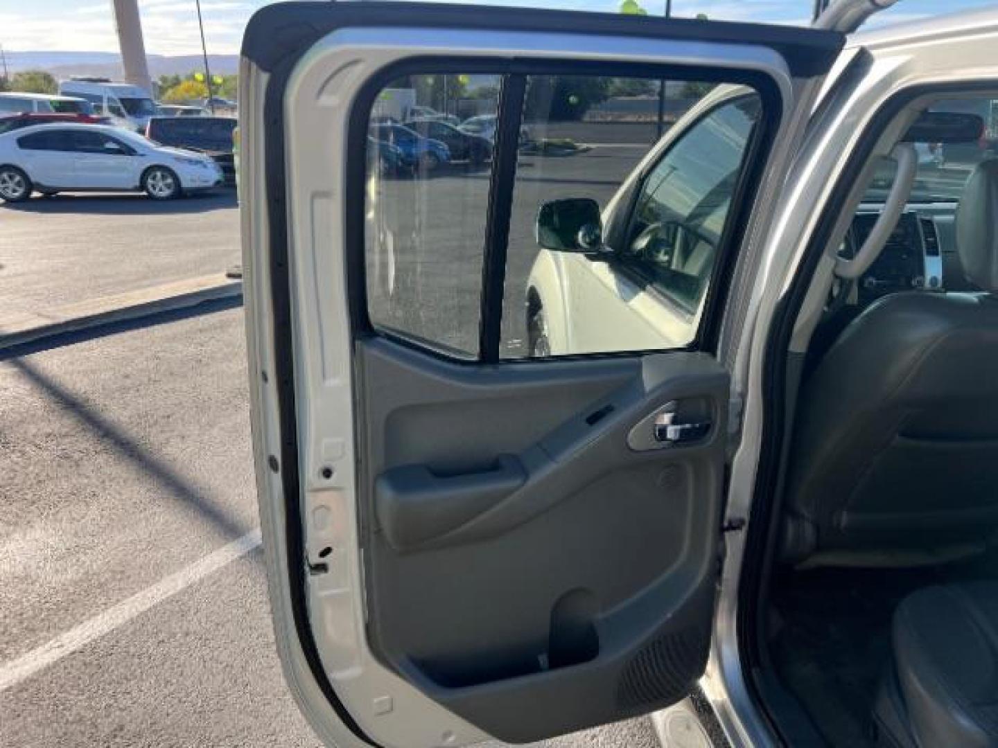 2010 Radiant Silver /Graphite Nissan Frontier LE (1N6AD0ER9AC) with an VQ 4L V-6 DOHC engine, Automatic transmission, located at 940 North Main Street, Cedar City, UT, 84720, (435) 628-0023, 37.692936, -113.061897 - Photo#20