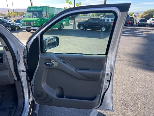 2010 Radiant Silver /Graphite Nissan Frontier LE (1N6AD0ER9AC) with an VQ 4L V-6 DOHC engine, Automatic transmission, located at 940 North Main Street, Cedar City, UT, 84720, (435) 628-0023, 37.692936, -113.061897 - We specialize in helping ALL people get the best financing available. No matter your credit score, good, bad or none we can get you an amazing rate. Had a bankruptcy, divorce, or repossessions? We give you the green light to get your credit back on the road. Low down and affordable payments that fit - Photo#26