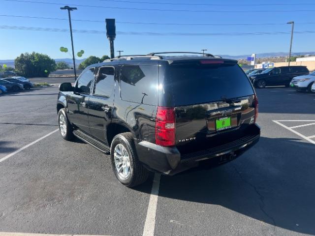2008 Black /Ebony Chevrolet Tahoe LS (1GNFC13048R) with an Vortec 4.8L V-8 regular unleaded engine, Automatic transmission, located at 1865 East Red Hills Pkwy, St. George, 84770, (435) 628-0023, 37.120850, -113.543640 - We specialize in helping ALL people get the best financing available. No matter your credit score, good, bad or none we can get you an amazing rate. Had a bankruptcy, divorce, or repossessions? We give you the green light to get your credit back on the road. Low down and affordable payments that fit - Photo#4