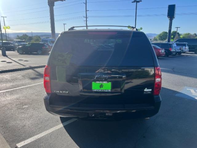 2008 Black /Ebony Chevrolet Tahoe LS (1GNFC13048R) with an Vortec 4.8L V-8 regular unleaded engine, Automatic transmission, located at 1865 East Red Hills Pkwy, St. George, 84770, (435) 628-0023, 37.120850, -113.543640 - We specialize in helping ALL people get the best financing available. No matter your credit score, good, bad or none we can get you an amazing rate. Had a bankruptcy, divorce, or repossessions? We give you the green light to get your credit back on the road. Low down and affordable payments that fit - Photo#5