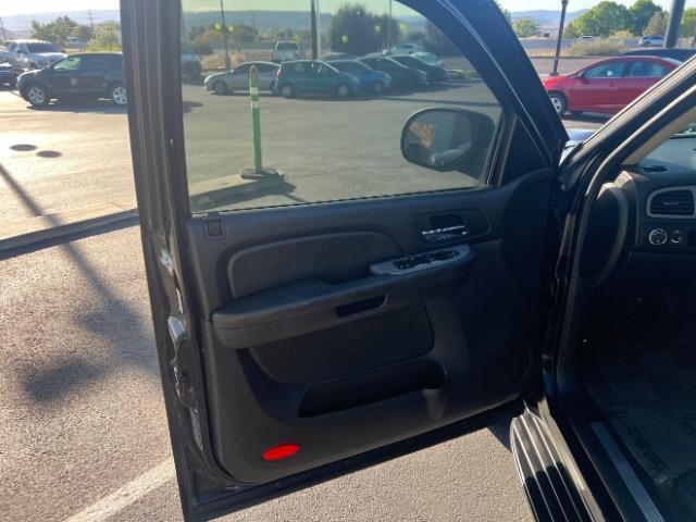 2008 Black /Ebony Chevrolet Tahoe LS (1GNFC13048R) with an Vortec 4.8L V-8 regular unleaded engine, Automatic transmission, located at 1865 East Red Hills Pkwy, St. George, 84770, (435) 628-0023, 37.120850, -113.543640 - We specialize in helping ALL people get the best financing available. No matter your credit score, good, bad or none we can get you an amazing rate. Had a bankruptcy, divorce, or repossessions? We give you the green light to get your credit back on the road. Low down and affordable payments that fit - Photo#12