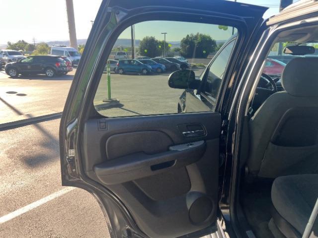 2008 Black /Ebony Chevrolet Tahoe LS (1GNFC13048R) with an Vortec 4.8L V-8 regular unleaded engine, Automatic transmission, located at 1865 East Red Hills Pkwy, St. George, 84770, (435) 628-0023, 37.120850, -113.543640 - We specialize in helping ALL people get the best financing available. No matter your credit score, good, bad or none we can get you an amazing rate. Had a bankruptcy, divorce, or repossessions? We give you the green light to get your credit back on the road. Low down and affordable payments that fit - Photo#19
